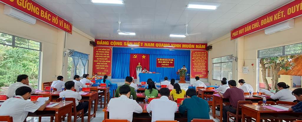 Hội đồng nhân dân xã Phú Xuân tổ chức kỳ họp lần thứ 9 khóa XII nhiệm kỳ 2021-2026