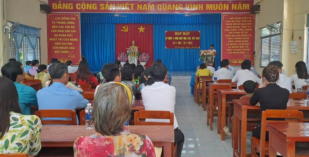 Phú Xuân họp mặt kỷ niệm 41 năm Ngày nhà giáo Việt Nam 20/11