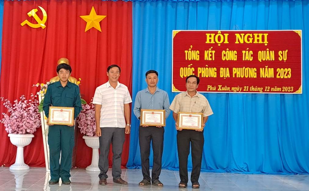 Phú Xuân tổng kết công tác quân sự - quốc phòng địa phương năm 2023
