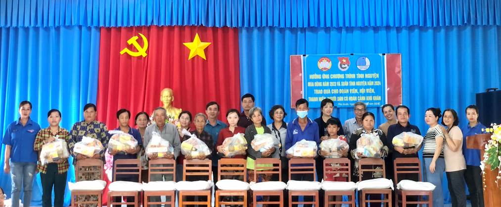 Đoàn thanh niên xã Phú Xuân thực hiện chương trình tình nguyện mùa đông và xuân tình nguyện năm 2024