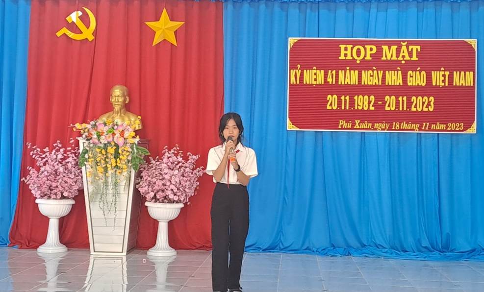 Phú Xuân họp mặt kỷ niệm 41 năm Ngày nhà giáo Việt Nam 20/11